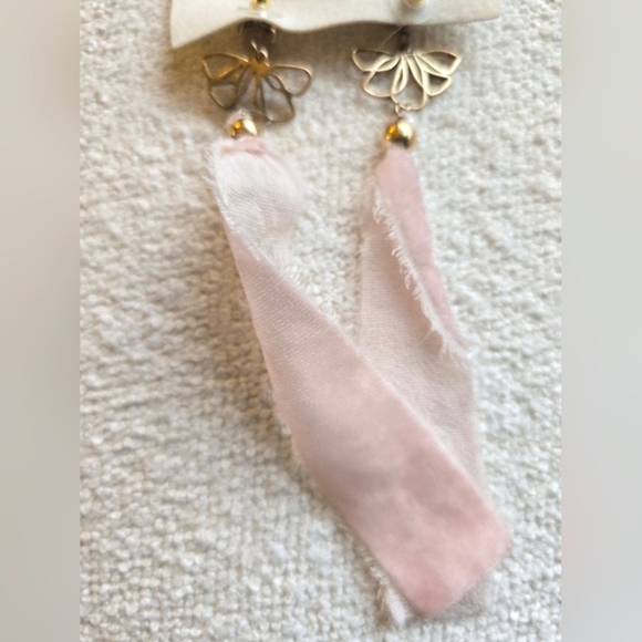 Free People, Lulu Dangles Earrings, Pink Velvet Ribbon, NWT! - Picture 7 of 8
